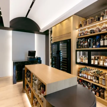 Interior decoration of a beverage cellar