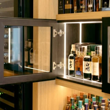 Detail of Wall-mounted storage furniture for a beverage cellar