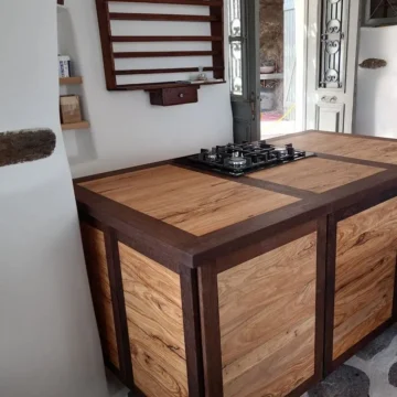 Kitchen furniture made of Olive and Wenke