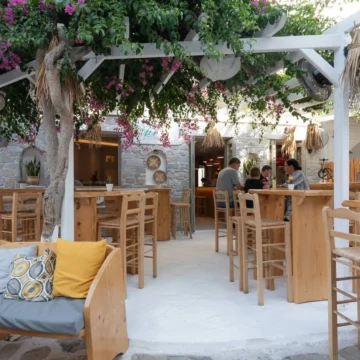 Exterior tables, chairs and sofas